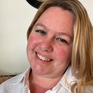 Meet your Posher, Lori